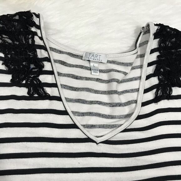 Tart Black White‎ Striped Knit Tank Top Size large embellished lace - Picture 8 of 10